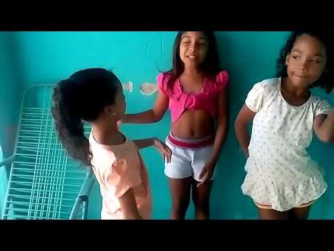 Dançando com as minhas primas e amigas