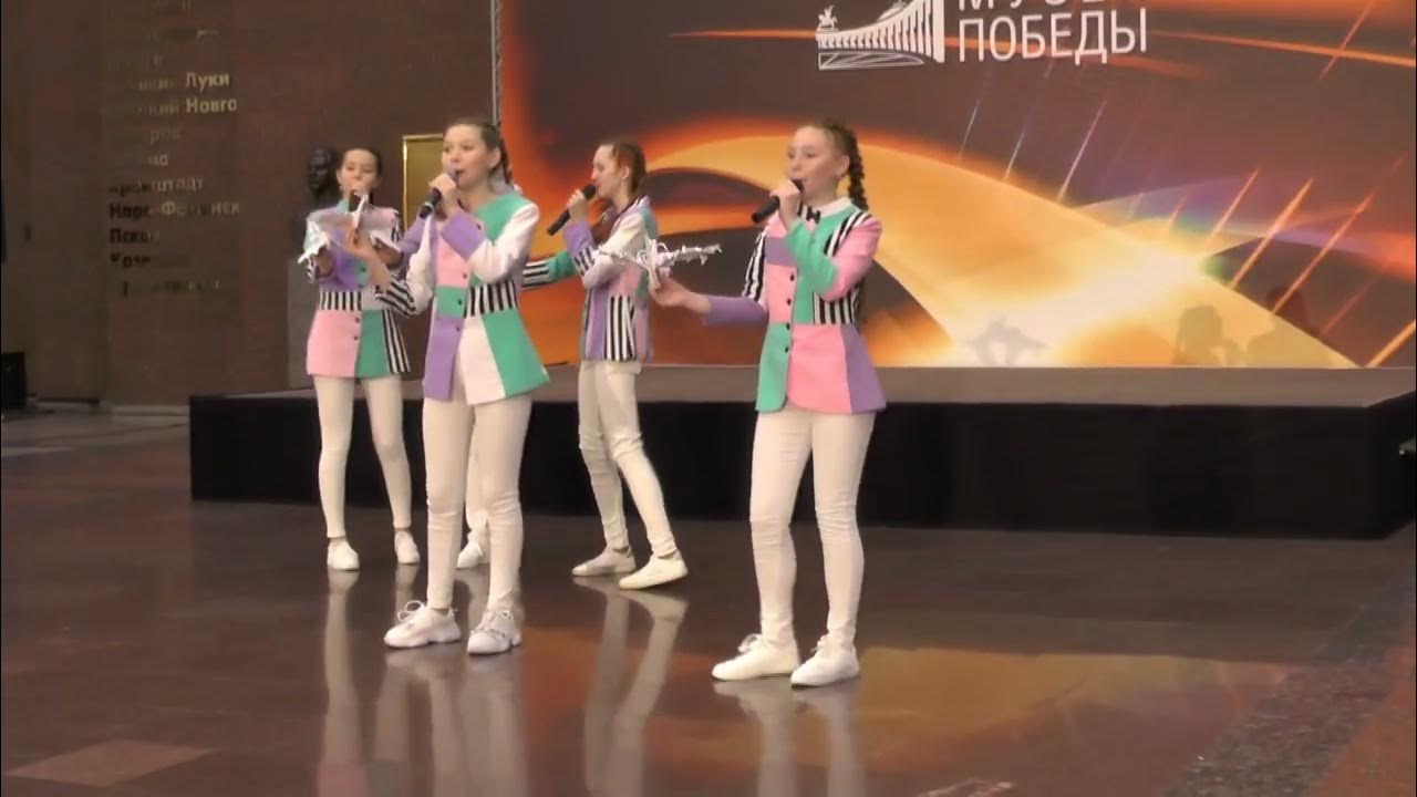 Ансамбль нужные люди. Коллектив соловушка. Шоу группа соловушка. Соловушка ульяновск. Заслуженный коллектив соловушка.
