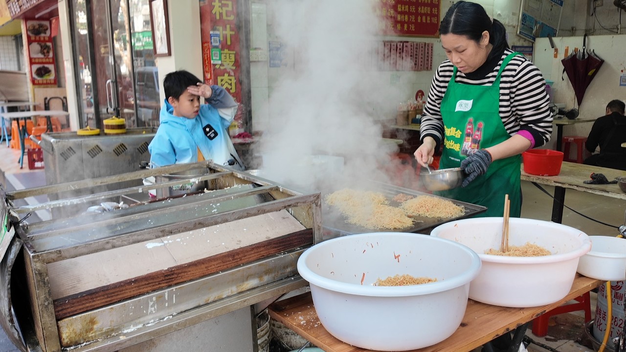 【中国食物】中式早餐蛋肉肠粉，好吃！