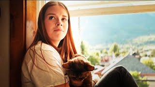 Singer Nell Smith Dead At 17