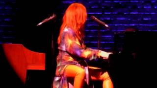 Tori Amos - Cornflake Girl (Padova, Unrepentant Geraldines Tour) - HD