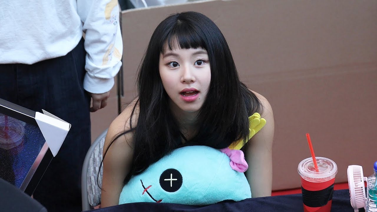 180722 트와이스(TWICE) 사인중인 채영(Chaeyoung's Fansign) [스타필드하남팬사인회] 4K 직캠 by 비몽