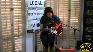 Video thumbnail of "Courtney Barnett - "Avant Gardener""