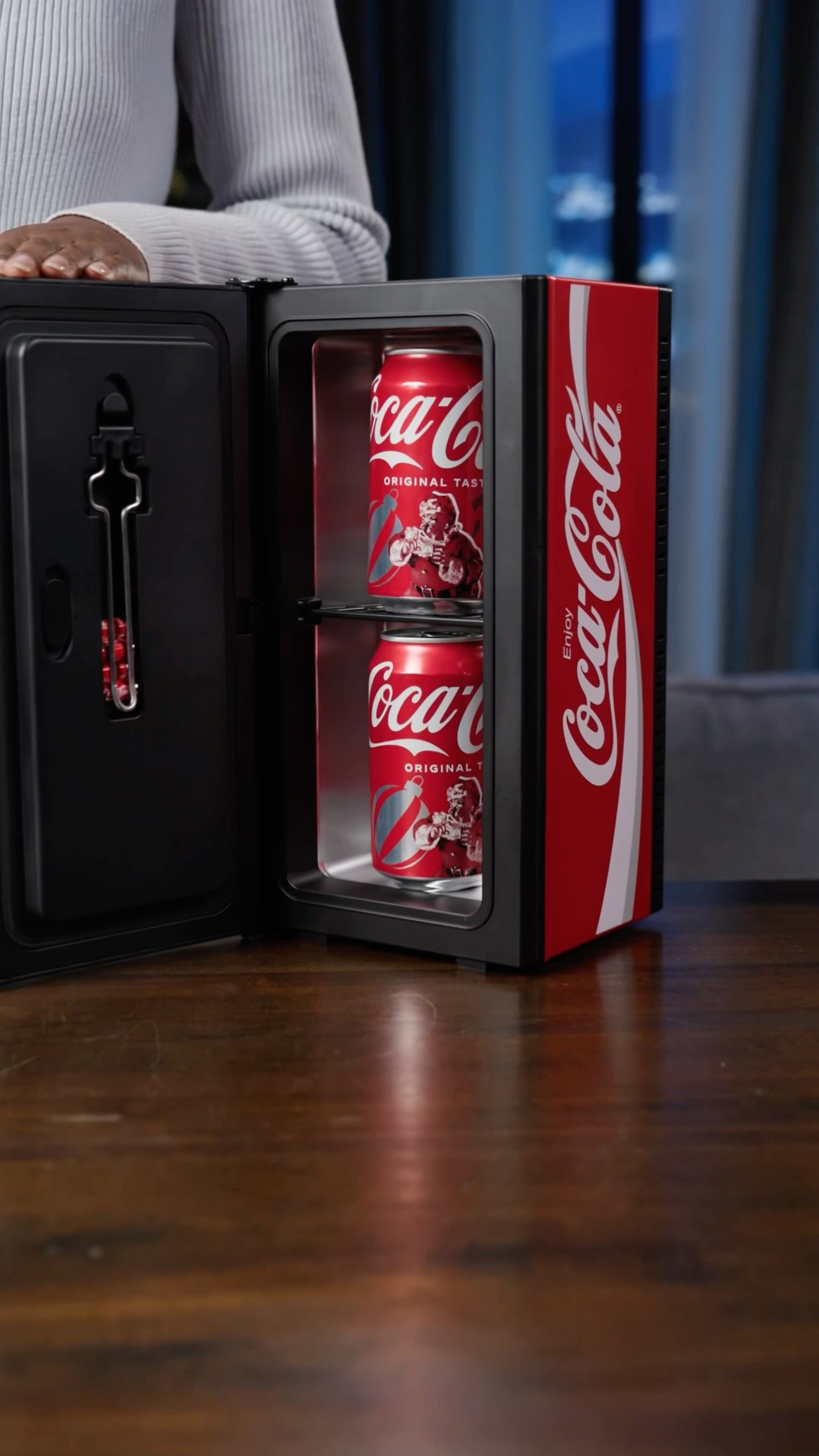 AMAZING Coke Vending Machine Mini Fridge! - YouTube