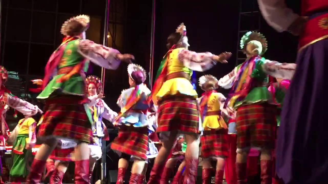 "Vohon" dance group from Edmonton