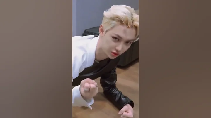 felix explaining his massage treatment // Seungmin??