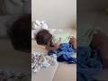 【生後6ヶ月】初めて自分の足を見つけてひたすら食べ続ける赤ちゃん👶最後の反応が可愛すぎる😮‍💨❤️