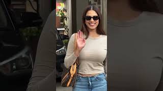 Malavika Mohanan Hot