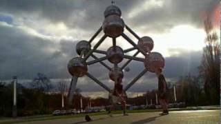 Bart & Thomas - Atomium Phun