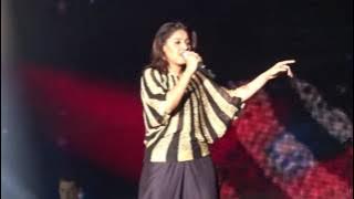 Aaa zara Sunidhi Chauhan Live In Singapore