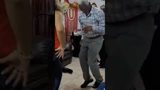 El Tío Richi Bailando Perla Fina De Monguito