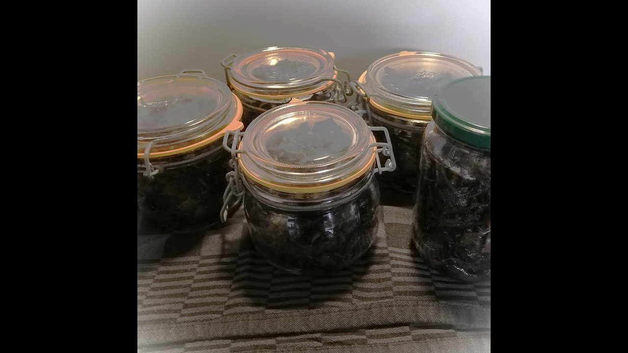 Conserves de champignons (trompettes de la mort) #conserves #champignons