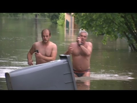 Téléchargement gratuit Images Inondations Ils Ont Du Evacuer Leur Maison En Vitesse Youtube actualisé par