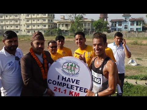 सेनाका धावकलाई हराउँदै जुम्लाका बुढाले जिते धनगढी हाफ म्याराथुनको उपाधि