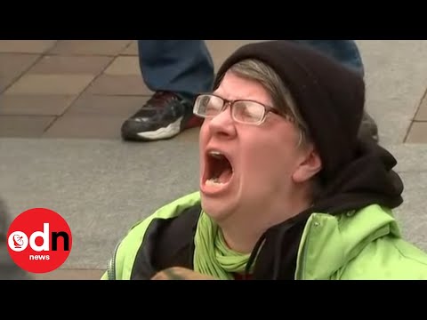 Woman lets out agonizing screams as Trump is sworn in