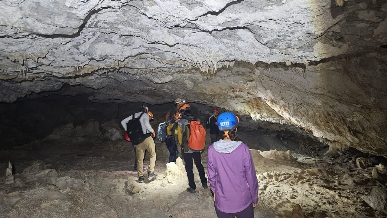 Cueva en Santa Catarina, N.L. Video completo.
