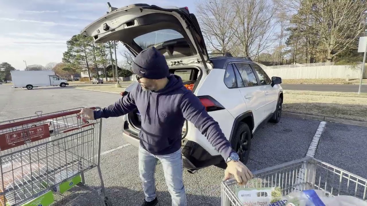 لهـذا السبب تحتاج تويوتا راف فور - مساحات تخزين كافيه لمشتريات الشهر كله