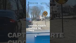 ¡Impactante! Tren se lleva de corbata a camión en Massachusetts #shorts