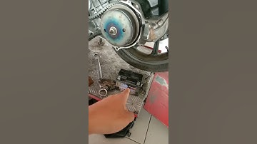 Thumbnail of IDLING STOP NOT WORKING, TURNS OUT THERE'S A NON-STANDARD BATTERY