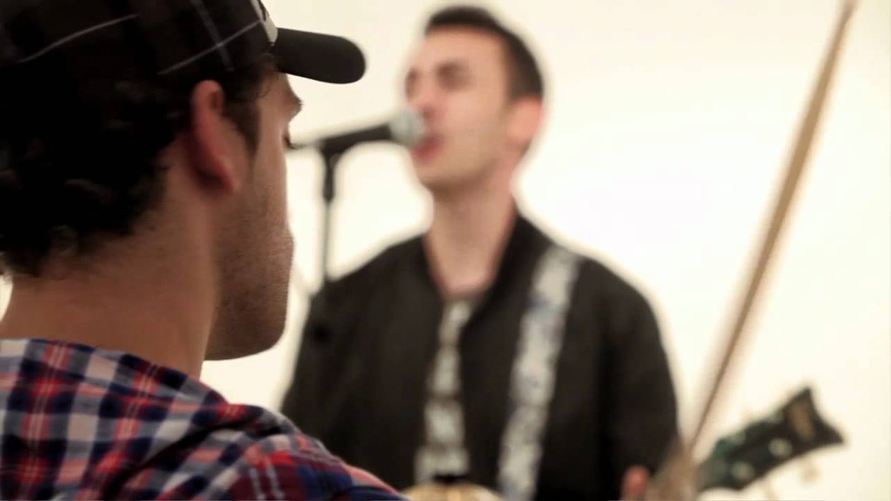 Locos De Atar - Niña Mala (Videoclip)