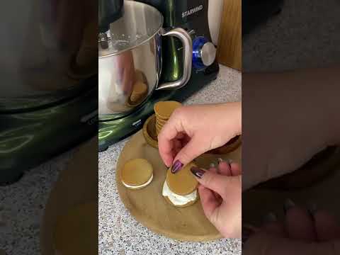 Шоколадные панкейки с кремом 💣💥 #вкусно #Еда #сладости #панкейки