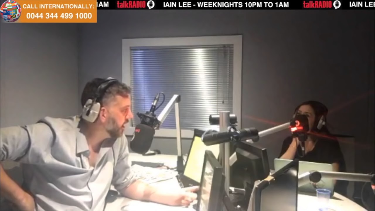 Очень пьяный и ругающийся мужчина звонит Иэну Ли на talkRADIO (NSFW)