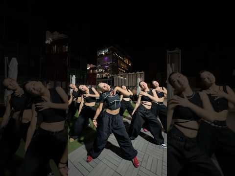 여러 셀럽들 속에 내 <strong>DNA</strong>🔥 #dance #jennie #likejennie #vivadancestudio #비바댄스스튜디오