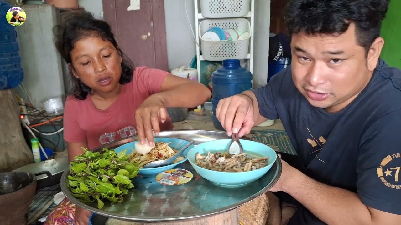 ตำมะละกอกับแกงเห็ดปลวกเด้อพี่น้องมื้อนี่ กินข้าวเช้า 20 กรกฎาคม ค.ศ. 2025