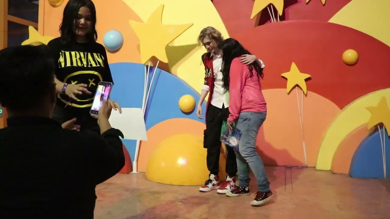 Luis Arturo convive con sus fans en Kataplum (1/2)