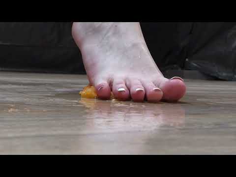 barefoot mandarine walk over crush