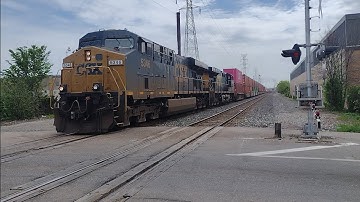 CSX ES40DC DUO leads the CSX I151-13 on the CSX Detroit subdivision