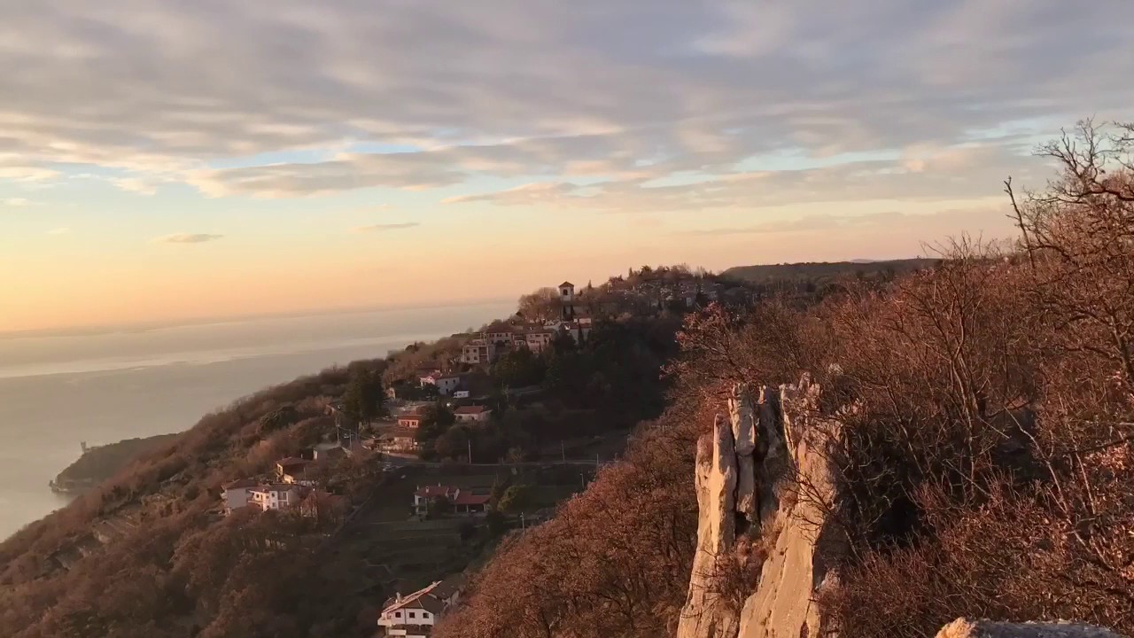 L'inverno scorre sul golfo di Trieste - YouTube