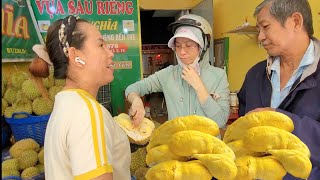 Download Lagu Cận Cảnh Buổi Trưa Đông Khách Khui Sầu Riêng Liên Khúc Chiều Mưa. MP3 Download Lagu Cận Cảnh Buổi Trưa Đông Khách Khui Sầu Riêng Liên Khúc Chiều Mưa. MP3