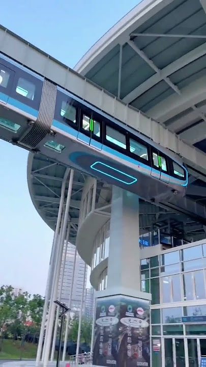 China’s first air track train in Wuhan!