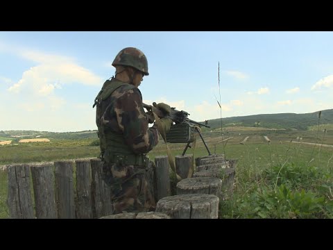 Videó: Hogyan Lehet Katonai Igazolványt Szerezni Szolgálat Nélkül