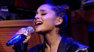 Ariana Grande Pays An Emotional Tribute To Aretha Franklin On The Tonight Show