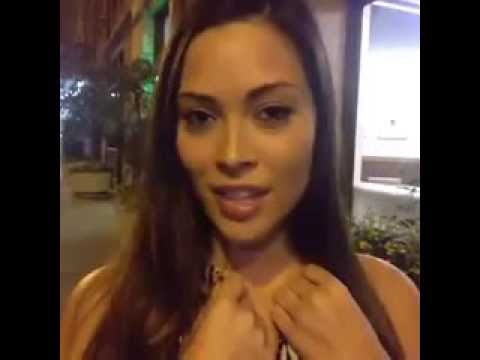 ¡INCREÍBLE! CHICA MUESTRA LOS PECHOS EN PUBLICO D: - YouTube