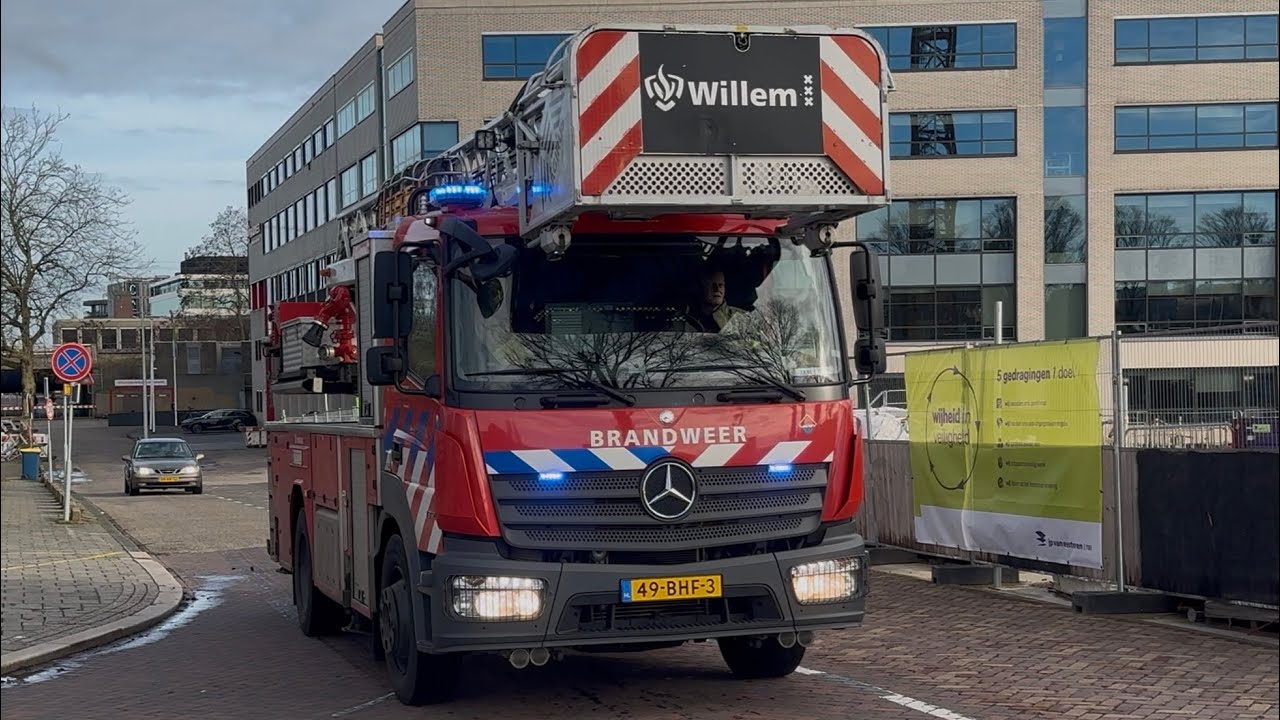 Brandweer Amsterdam Autoladder Responding | 13-3551 Willem | Lights & Sirens