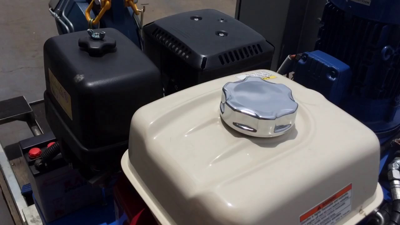 Engine boom - YouTube