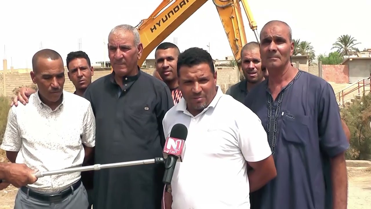 المسيلة   مواطن يقوم بتنقية وتنظيف وادي لعوايز بلدية أولاد عدي لقبالة بعتاده الخاص