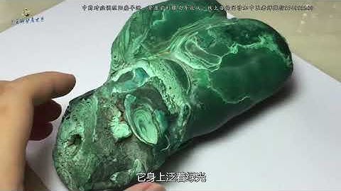 农民上山挖竹笋，捡到一块“花石头”，用水一冲，农民激动坏了！