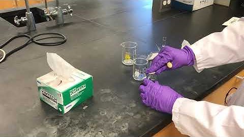 Running an absorption scan on the Cary 5000 UV-Vis