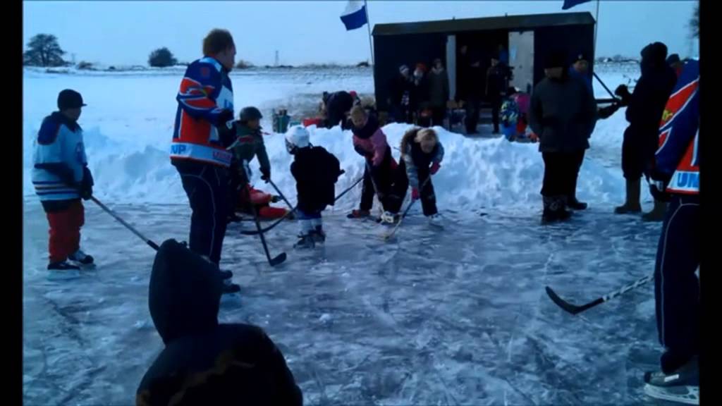 IJshockeyles voor kinderen in Nijelamer