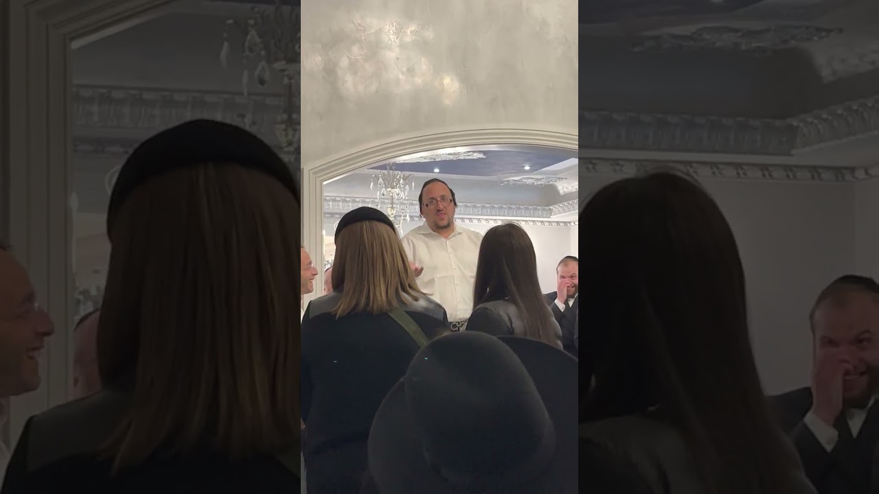 Lipa Schmeltzer telling a story about Michoel Schnitzler❤️❤️❤️