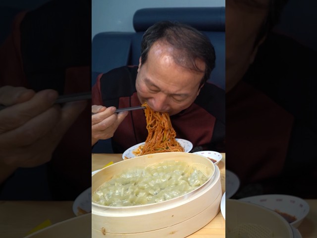찜기로 만든 찐만두에 매콤비빔국수! #먹방 #shorts #요리
