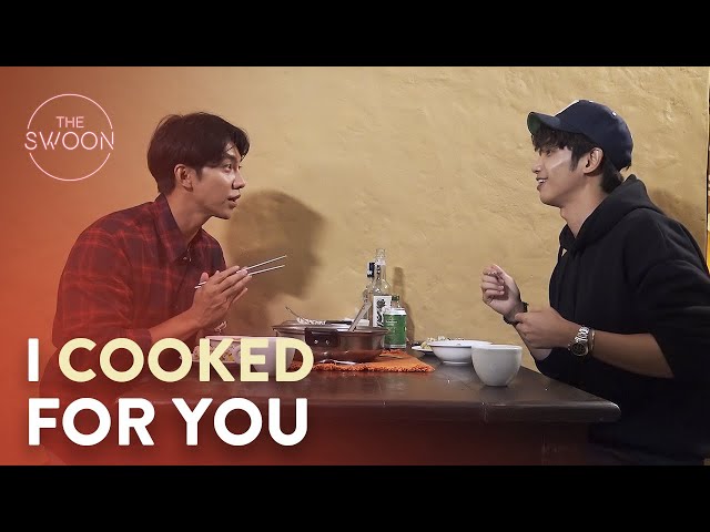 Lee Seung-gi cooks a meal for Jasper Liu | Twogether Ep 7 [ENG SUB] class=