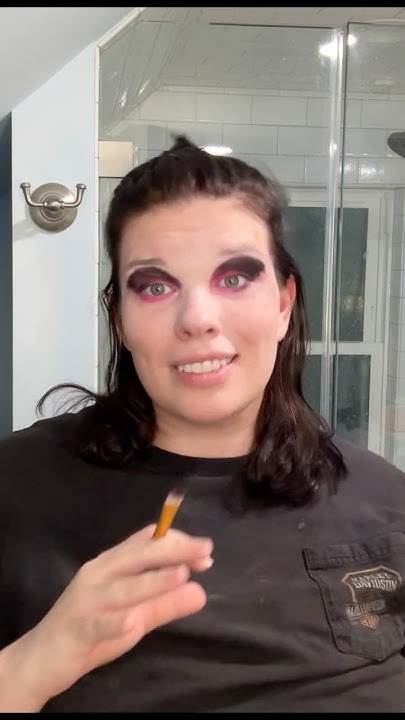 scene-glam-mid-2000s-emo-makeup-youtube