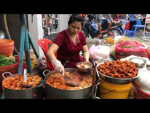 Bún Riêu 60 Năm Nổi Tiếng Ở Sài Gòn, Bán Không Kịp Tay Vì Khách Quá Đông