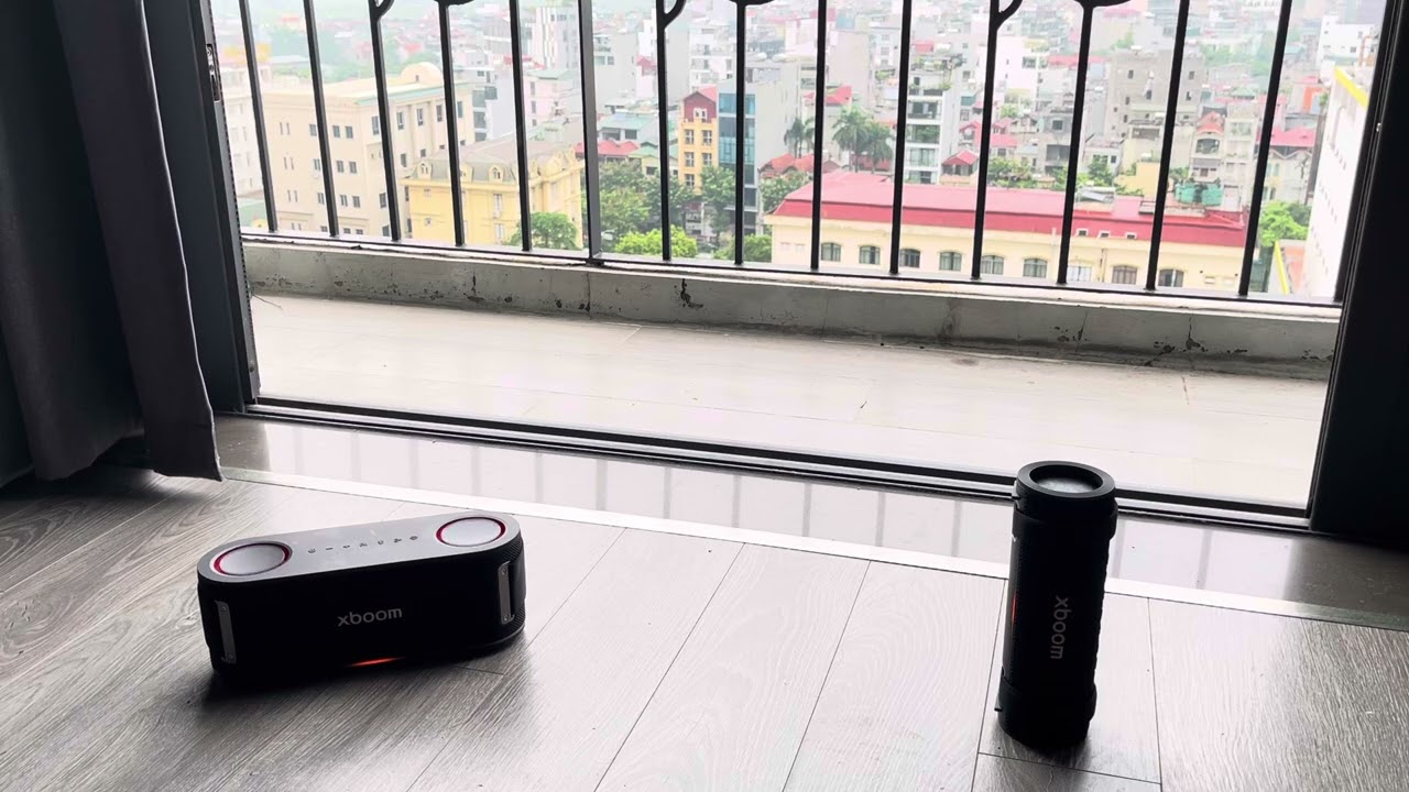 Lg Xboom Bounce & Xboom Grab dual playing 