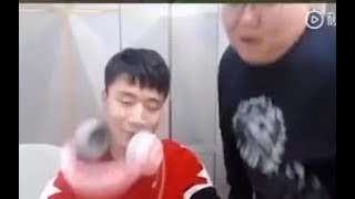 PDD在ZZC直播间不小心裤子脱落,看完不笑,我给你打